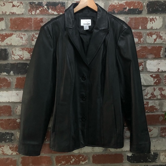 East 5th Jackets & Blazers - East 5th Women’s Black Leather Jacket size XL